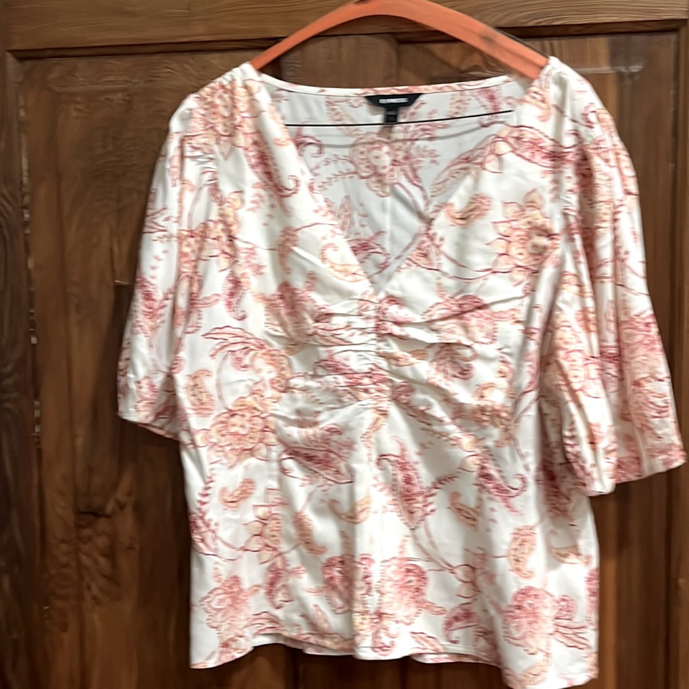 NWOT Express linen Paisley Top With Slight puff & pleats on sleeves …